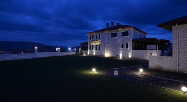 Elevres Stone House Hotel