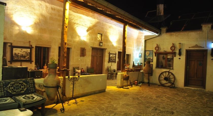 Bir Kedi Villa Evi
