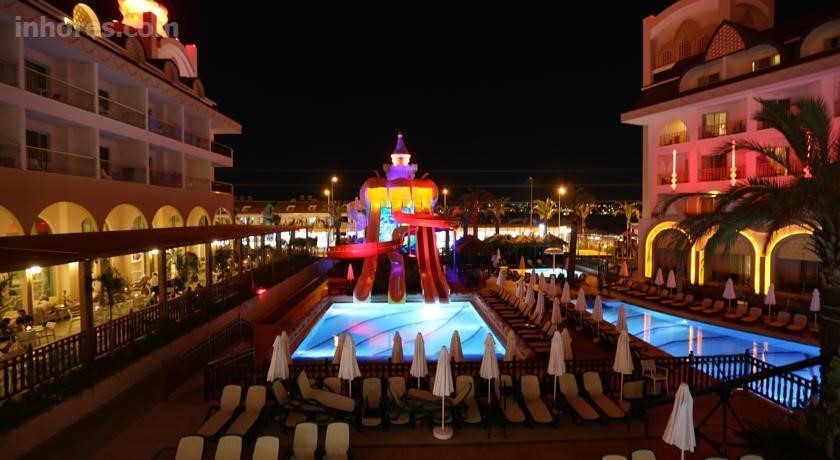 Side Crown Charm Palace