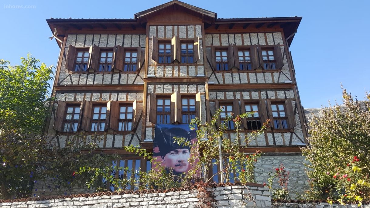 Dadibra Kon Ak