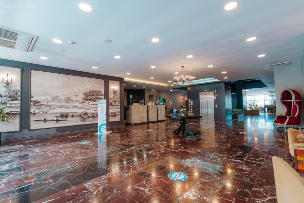 Empula Hotel & Residences