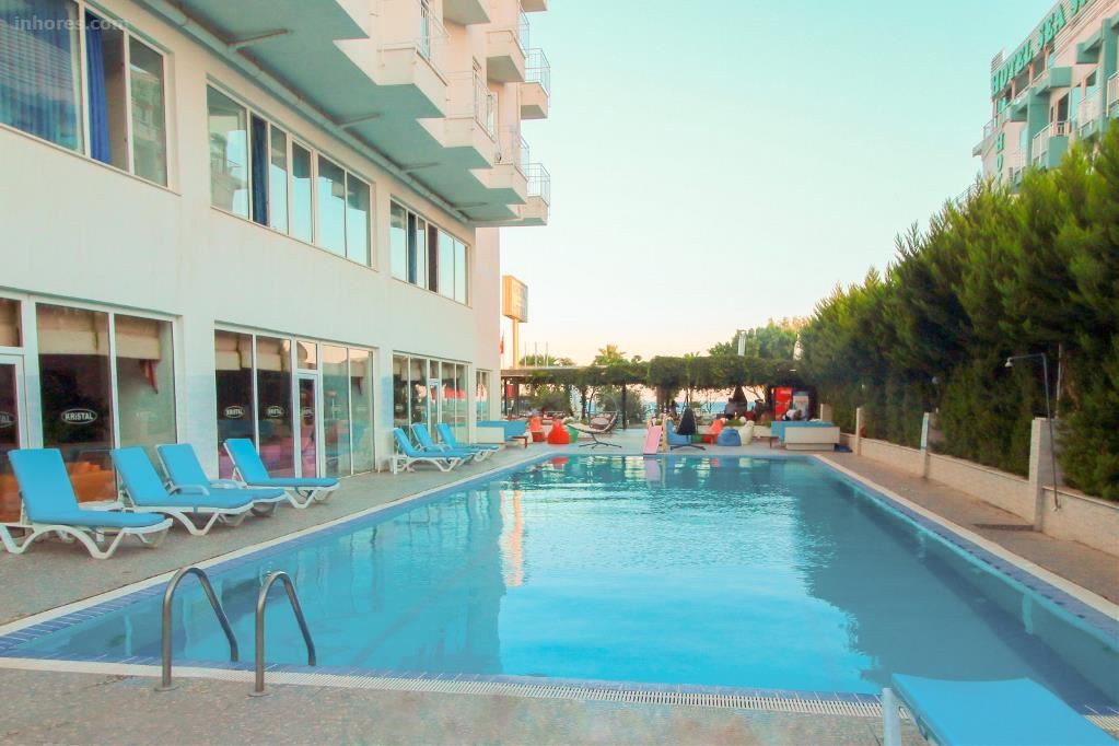 Kristal Beach Hotel