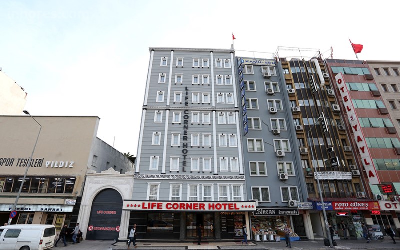 Life Corner Hotel