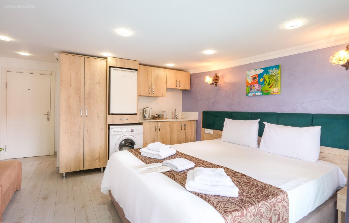 Loren Hotel & Suites