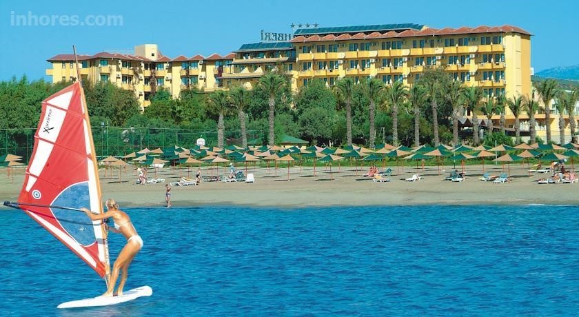 Mc Mahberi Beach Hotel