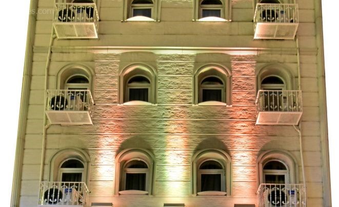 Pelican House Hotel